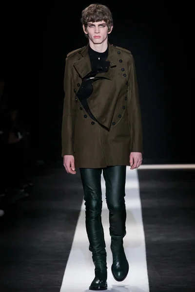 Look 9
